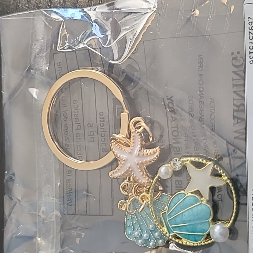 Seashell Keychain - Picture 3 of 3